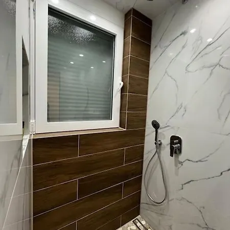 Apartament Cara Creta *